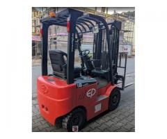 EP  Elektro-Gabelstapler EFL181 – 4800 mm Triplex-Freihub-Mast, 1,8 Tonnen Tragkraft