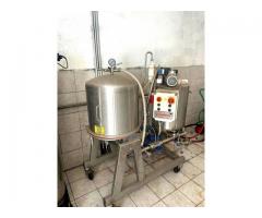 Komplette Abfülllinie Wein – Kieselgurfilter, BVS-Verschließer, Etikettiermaschine