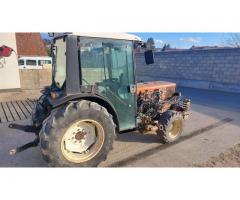 Traktor New Holland 70-86 VDT